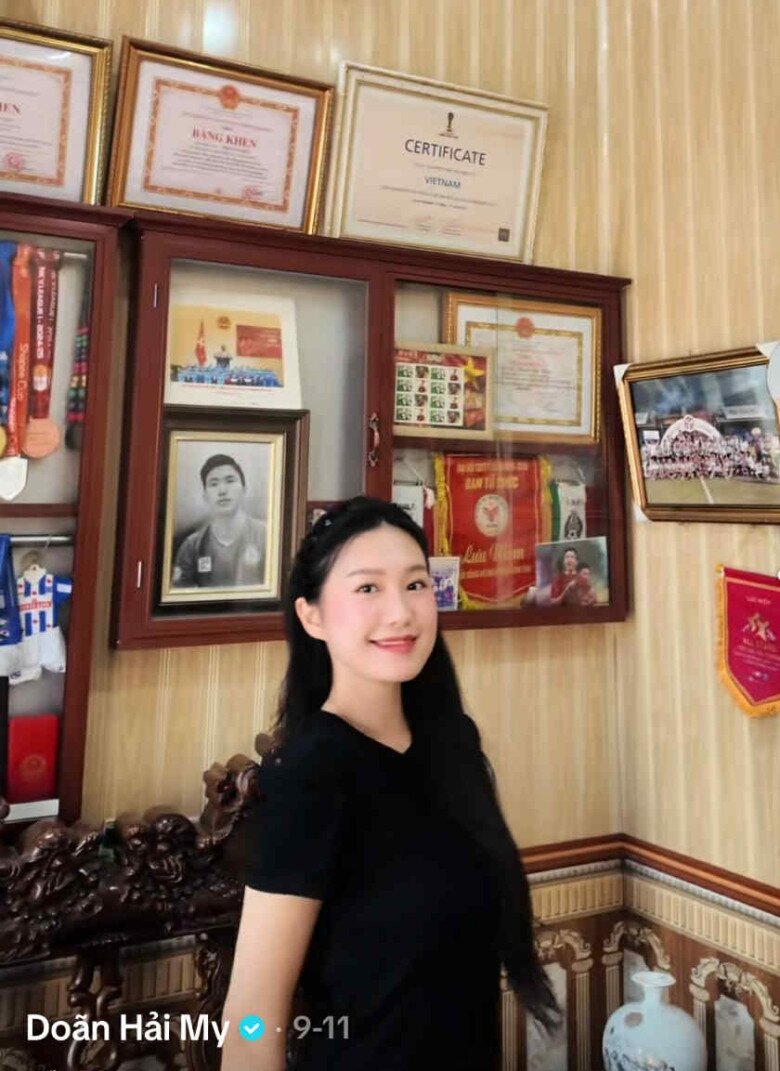 Mẹ bỉm giản dị ngồi rửa bát ở quê chồng, hóa ra là tiểu thư xinh giàu nức tiếng Hà thành, nuôi dạy con cực khéo - 7