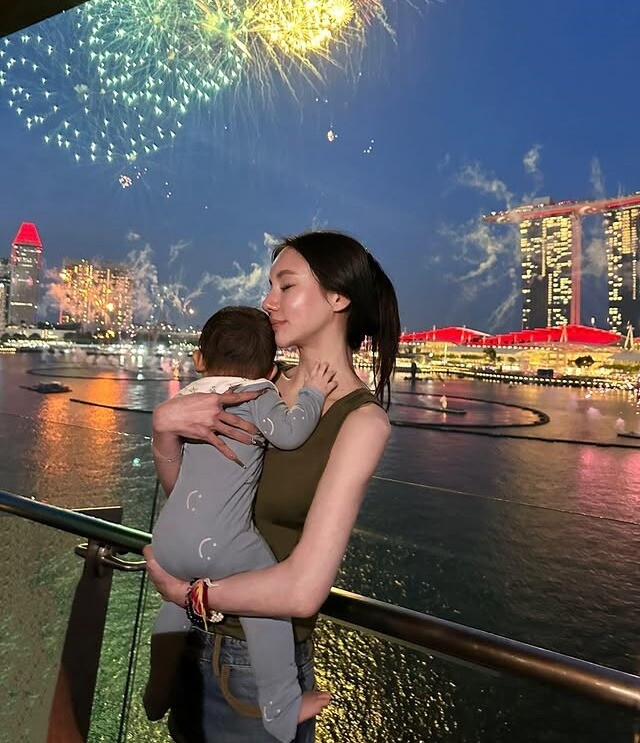 Xinh đẹp, thông minh và giàu có nhưng Kim Lim hiện làm mẹ đơn thân 2 con sau 2 cuộc hôn nhân đổ vỡ.