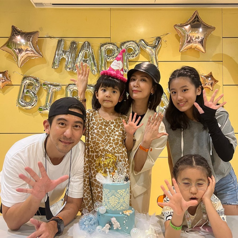 Người đẹp ra đi tay trắng chỉ cần nuôi con, kết quả viên mãn bên amp;#34;hồng hài nhiamp;#34; kém 9 tuổi, chồng cũ quá ê chề - 5