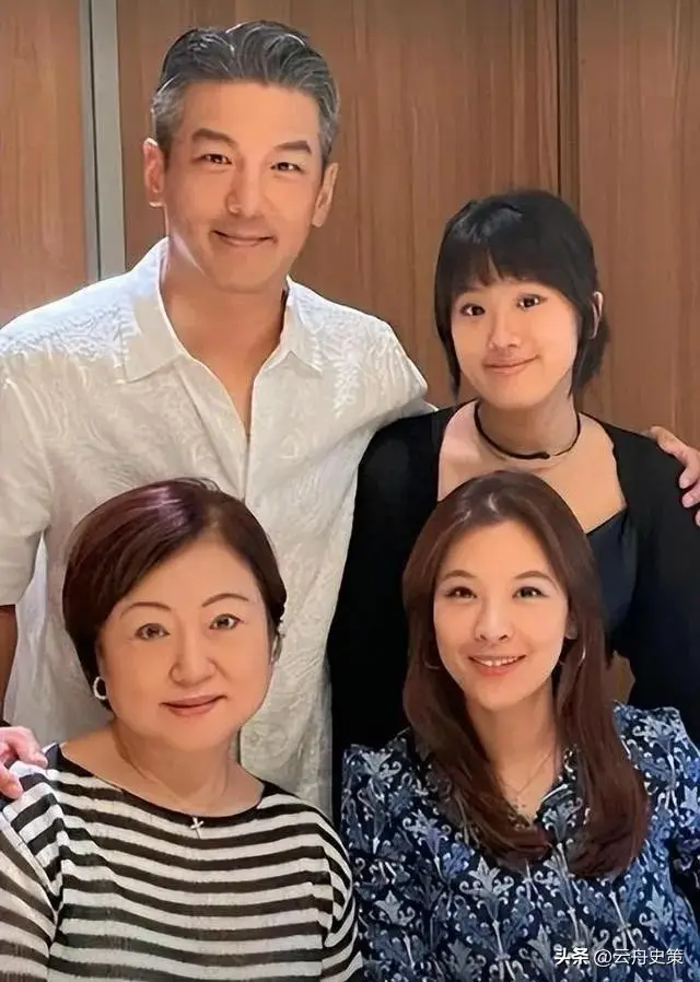Người đẹp ra đi tay trắng chỉ cần nuôi con, kết quả viên mãn bên amp;#34;hồng hài nhiamp;#34; kém 9 tuổi, chồng cũ quá ê chề - 7