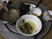 Yêu con - Mẹ vợ ở quê đi từ 5h sáng mang thịt lợn lên cho cháu, nhìn mâm cơm con rể nấu mà nghẹn ngào