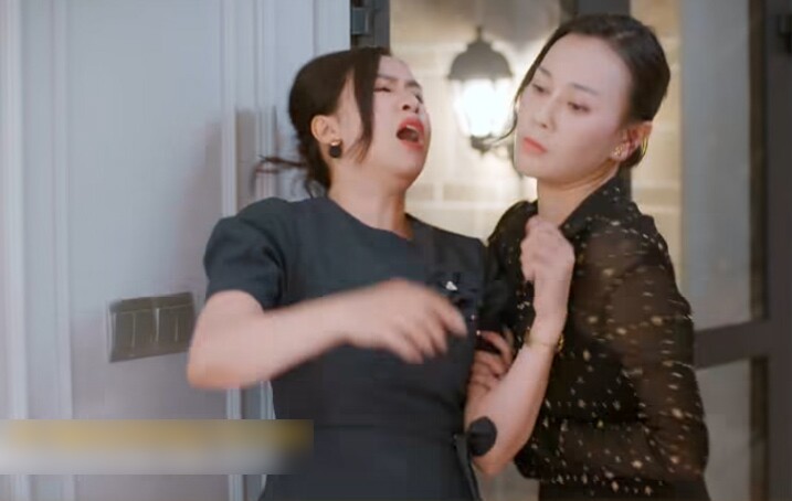 Phân cảnh xù lông bảo vệ con của Phương Oanh khiến nhiều mẹ Việt hả hê.