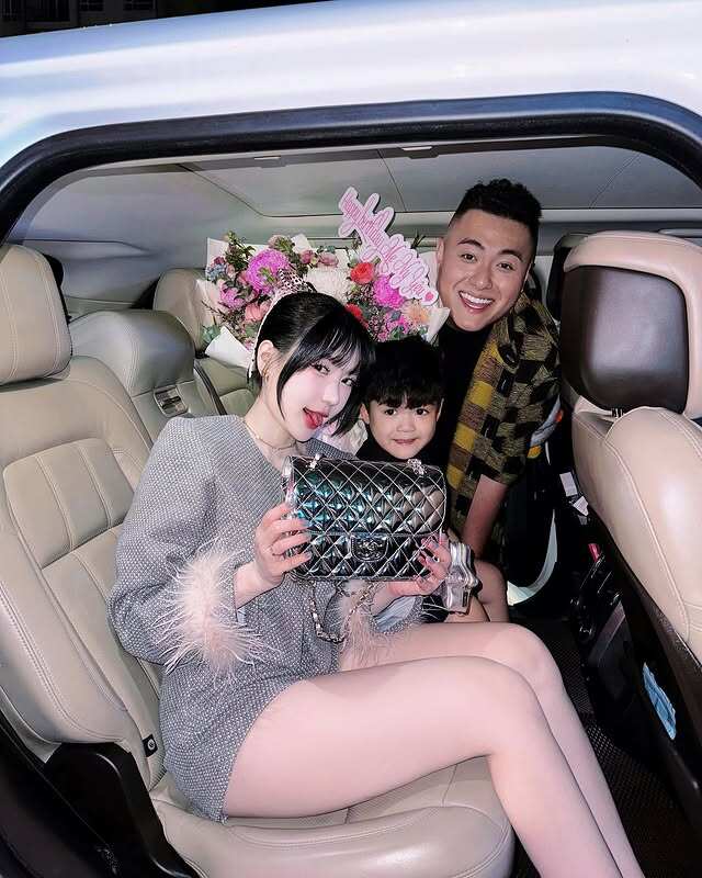 Quen người đàn ông 1m91, nặng 100kg sau mới biết là con trai Chủ tịch, cô gái Sài Gòn làm mẹ bỉm sướng, trẻ như học sinh - 5