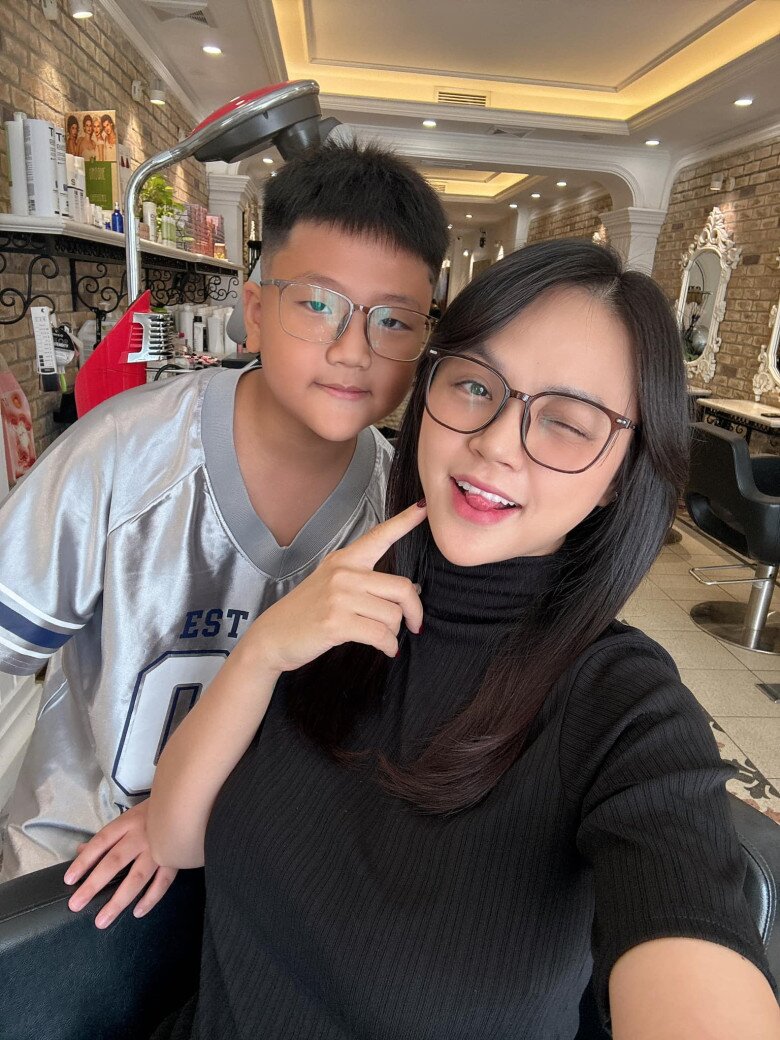 Nữ diễn viên đi đầu khối nghệ sĩ ở Tổng duyệt A80 là mẹ đơn thân giàu xinh nhất nhì VFC, mẹ ruột là Thượng tá - 8