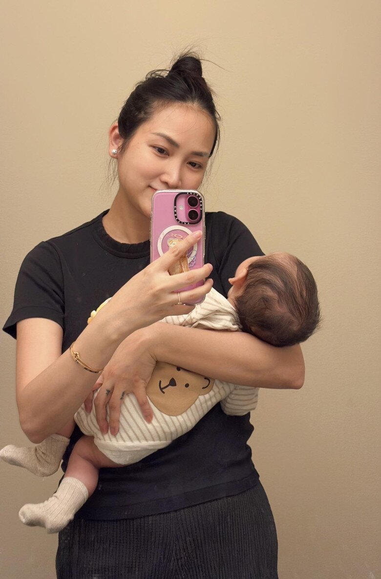 Vợ kém 17 tuổi của Lam Trường sinh con lần 2, hút sữa đến gầy rộc người, chồng phải mua thêm tủ lạnh trữ sữa - 3