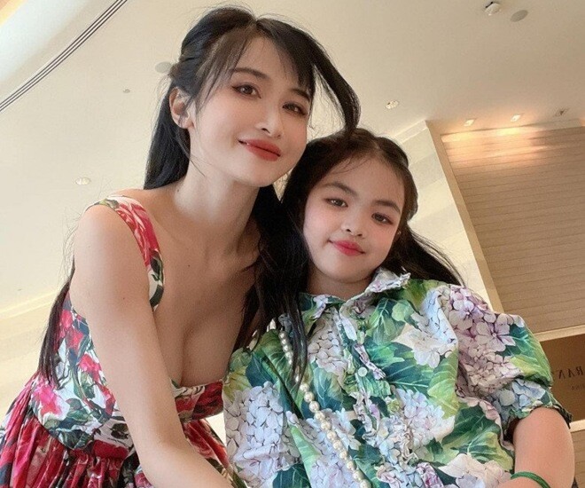 Nữ đại gia ngành nhựa Việt đeo đồng hồ 14 tỷ, đi xe Rolls-Royce nhưng quyết không bao giờ mua chiếc váy này cho con gái - 1