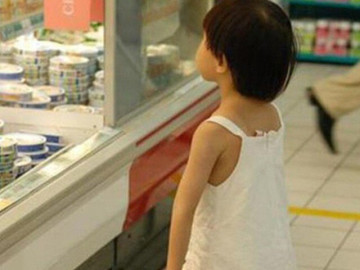 Mẹ ơi cho con tiền!, phản ứng thông minh của người mẹ khiến nhiều người vội học hỏi