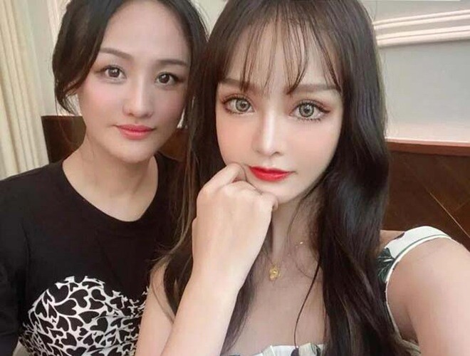 Xinh như gái 20, bà nội U50 chăm cháu thường xuyên bị nhầm là mẹ bỉm, con dâu tiết lộ điều ít người biết - 3