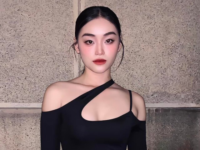 Tân hoa hậu Yến Nhi chăm mặc crop top khoe eo