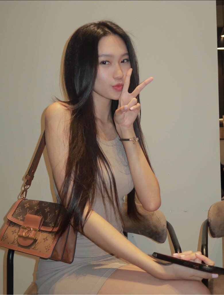 img src/upload/3-2025/images/nguyennh/m5-1753259415-439-width780height1081.jpg /