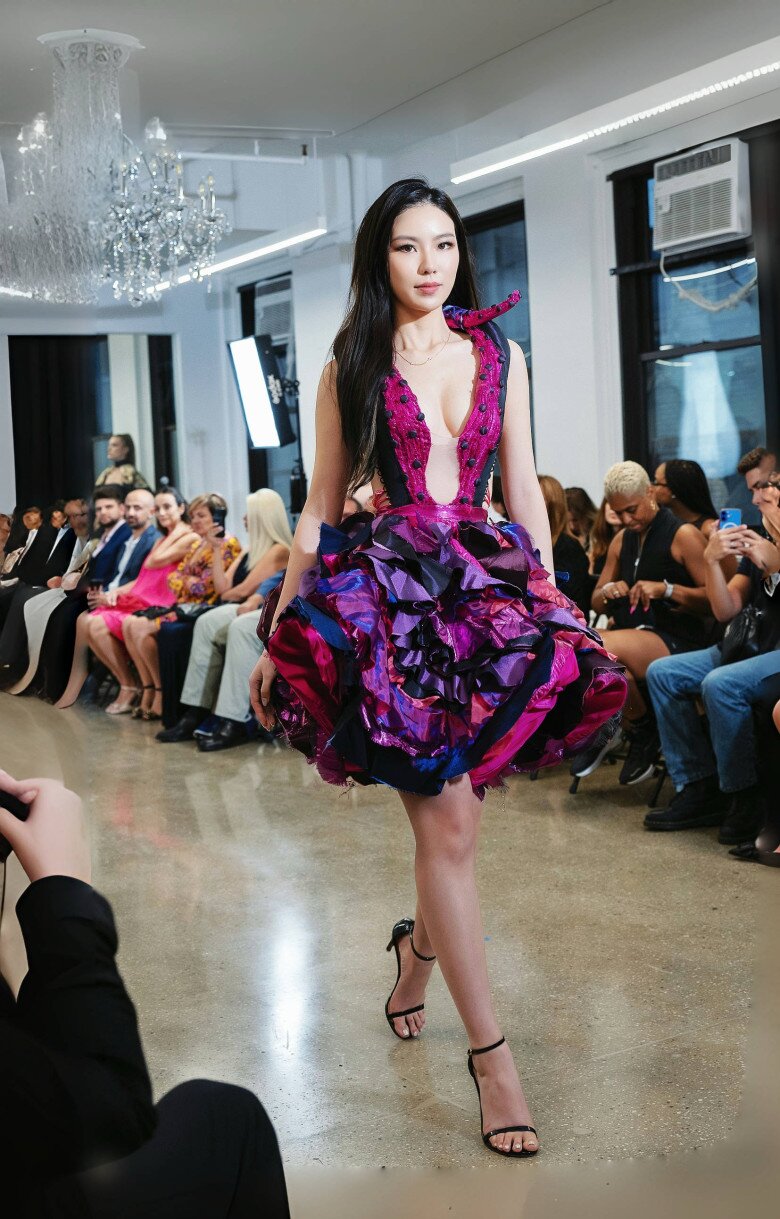 Á hậu Hồng Đăng, Hà Kino trình diễn tại New York Couture Fashion Week - 3