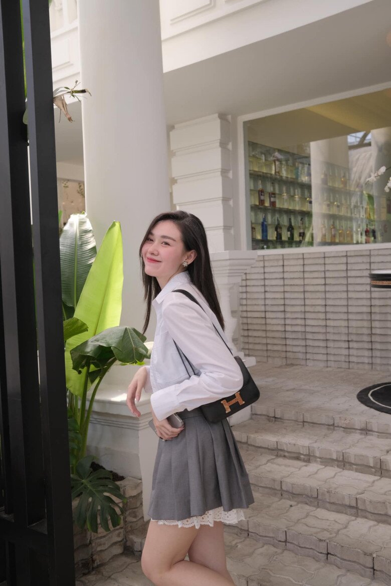 Á hậu lấy chồng năm 20 tuổi có bộ sưu tập túi amp;#34;chanh sảamp;#34;: Toàn thương hiệu đắt đỏ, có chiếc như hàng mây tre đan mà cả chục triệu - 5
