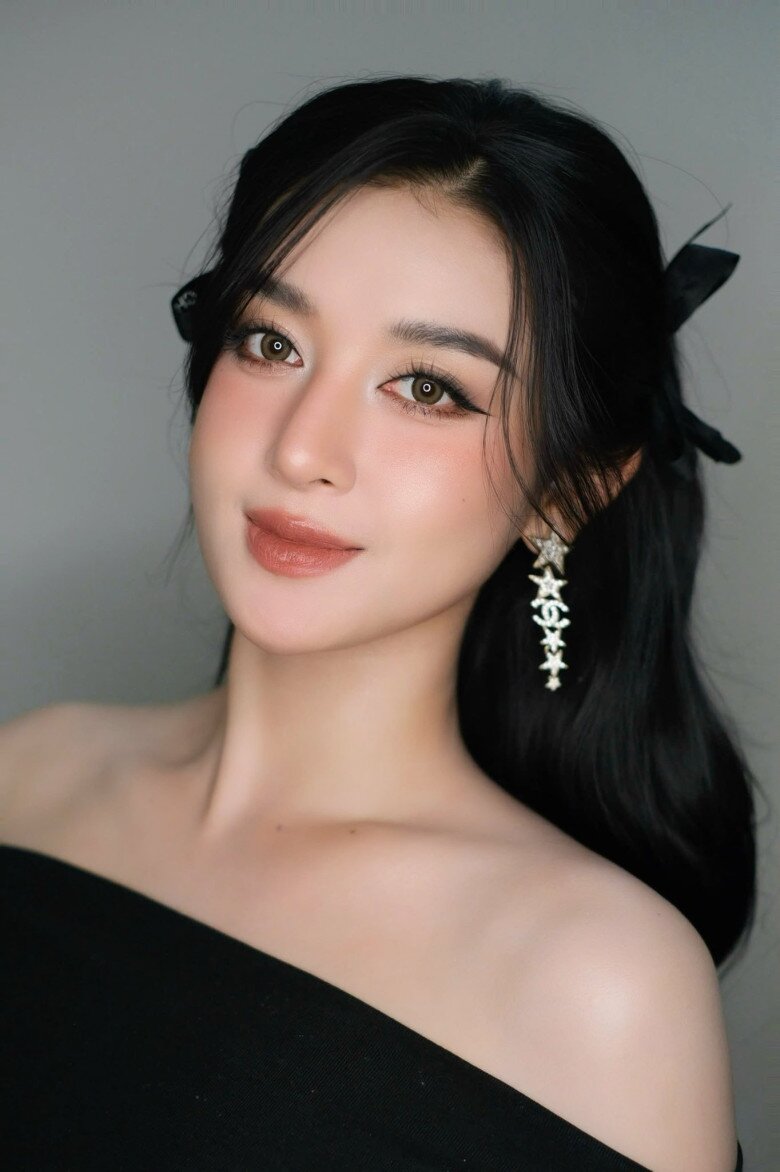 Á hậu Việt lọt đề cử 100 gương mặt đẹp nhất thế giới: Nhân trắc học hoàn hảo, style dát toàn đồ hiệu sang chảnh hết nấc - 1