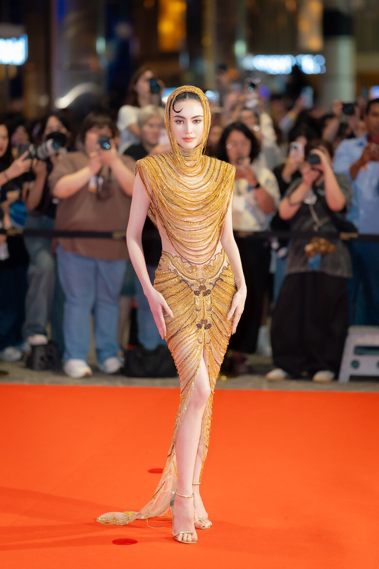 img src/upload/3-2025/images/nguyennh/a7r37-2-1757924762-495-width780height1170.jpeg /