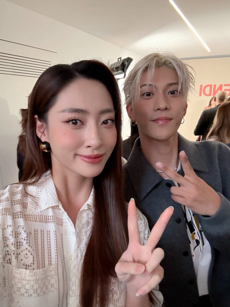 Cô được dịp gặp gỡ nhân vật trong giới giải trí và thời trang quốc tế.