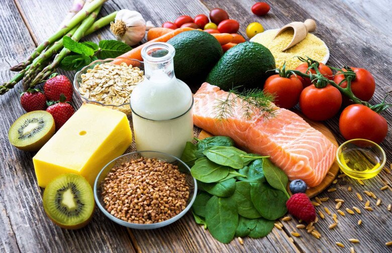 Chế độ dinh dưỡng cũng ảnh hưởng đến việc kích thích tóc mọc nhanh hay chậm.