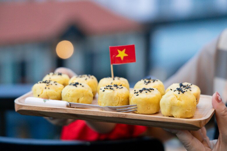 amp;#34;Sănamp;#34; 3 quán cà phê view xem diễu binh ở Hà Nội: Có nơi mở xuyên đêm, có quán chỉ nhận 60 khách giá 300.000 đồng - 3