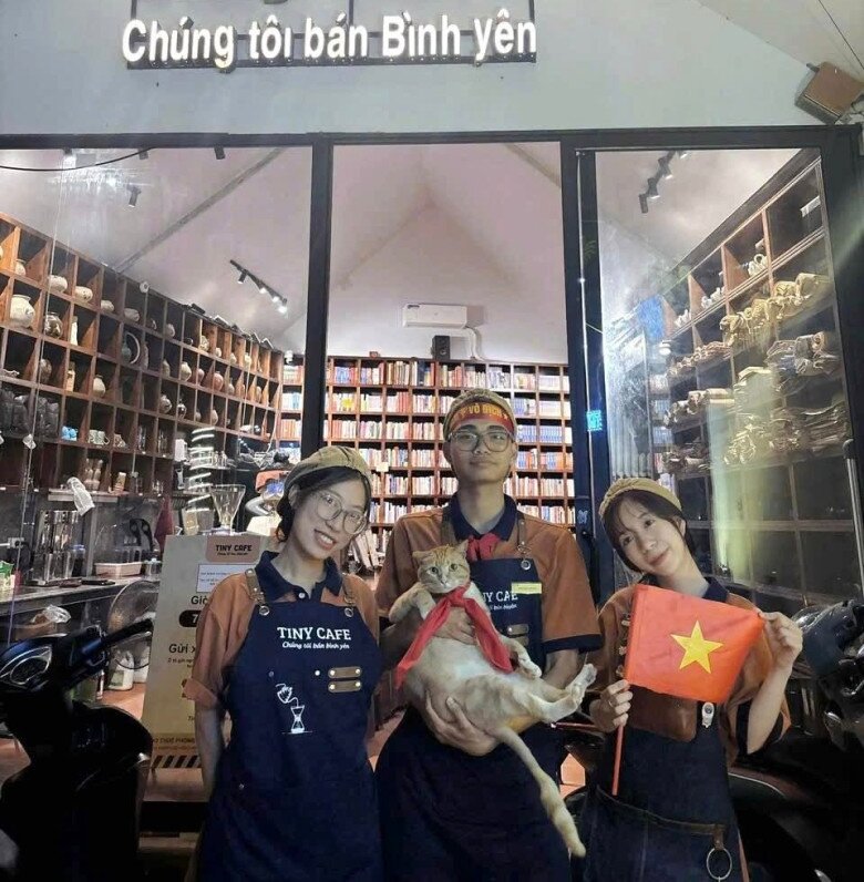 amp;#34;Sănamp;#34; 3 quán cà phê view xem diễu binh ở Hà Nội: Có nơi mở xuyên đêm, có quán chỉ nhận 60 khách giá 300.000 đồng - 10