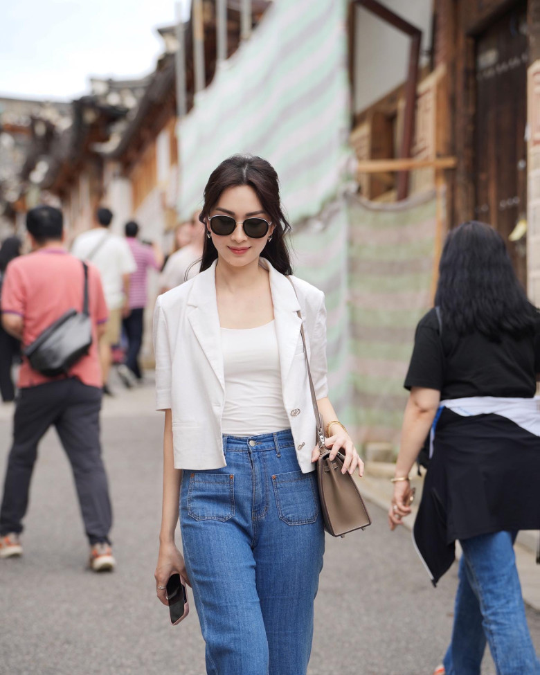 Những set đồ thanh lịch được Đặng Thu Thảo diện khi đi làm.