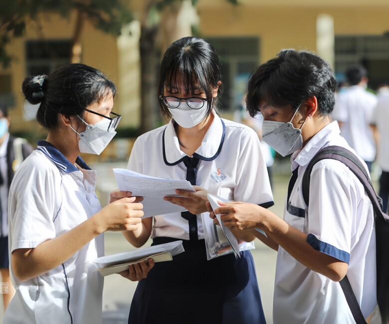 Dù vô tình hay hữu ý, việc so sánh này có thể để lại hệ quả nặng nề về mặt tâm lý, đặc biệt với những học sinh sở hữu điểm số không như kỳ vọng ở kỳ thi quan trọng. (Ảnh minh họa).