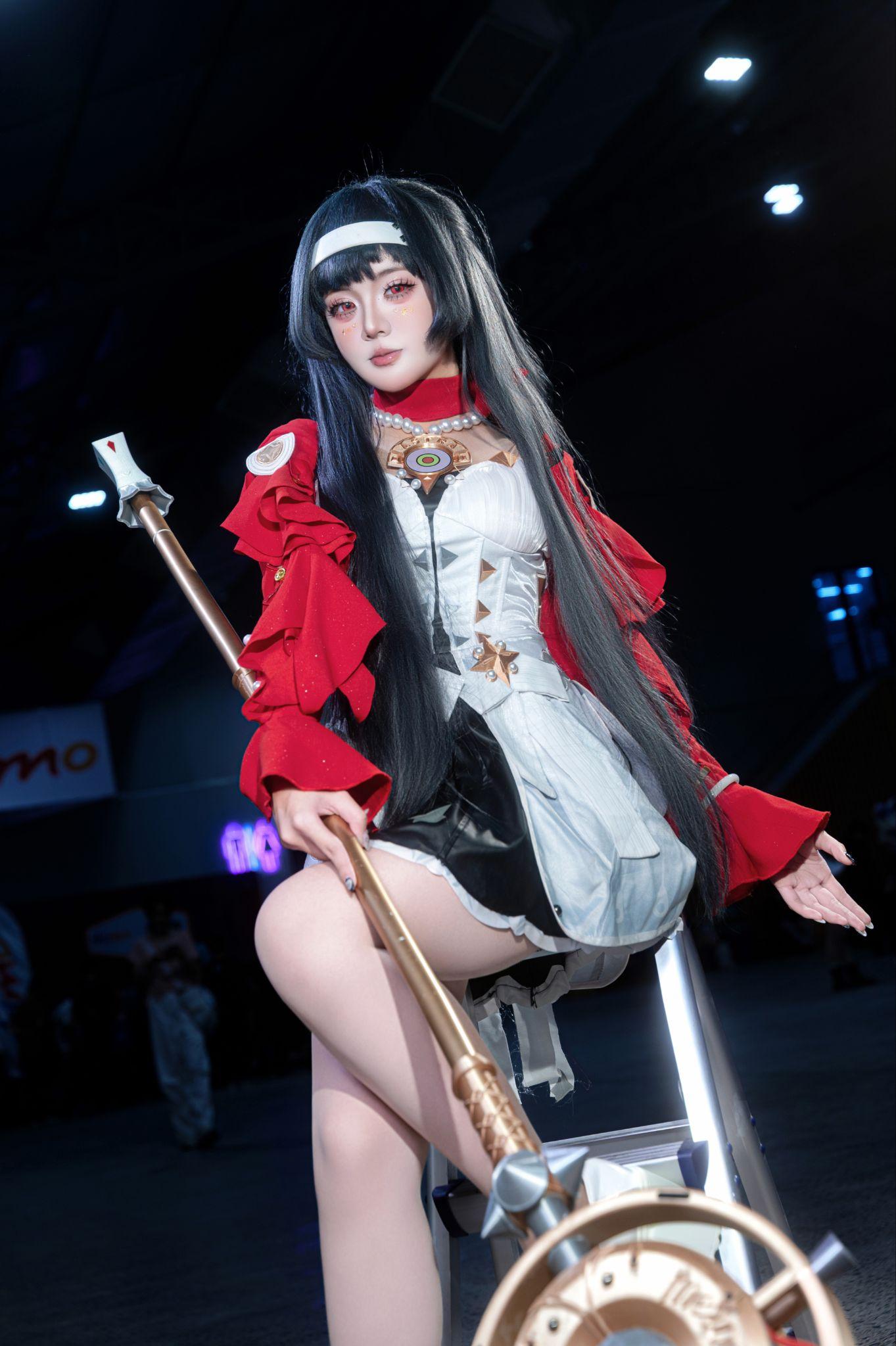 Trung bình, mỗi bộ cosplay tốn từ 500.000 đồng đến 2 triệu đồng và mất gần một tháng chuẩn bị, nhưng với cô, đó là “một sự đầu tư đáng giá”.