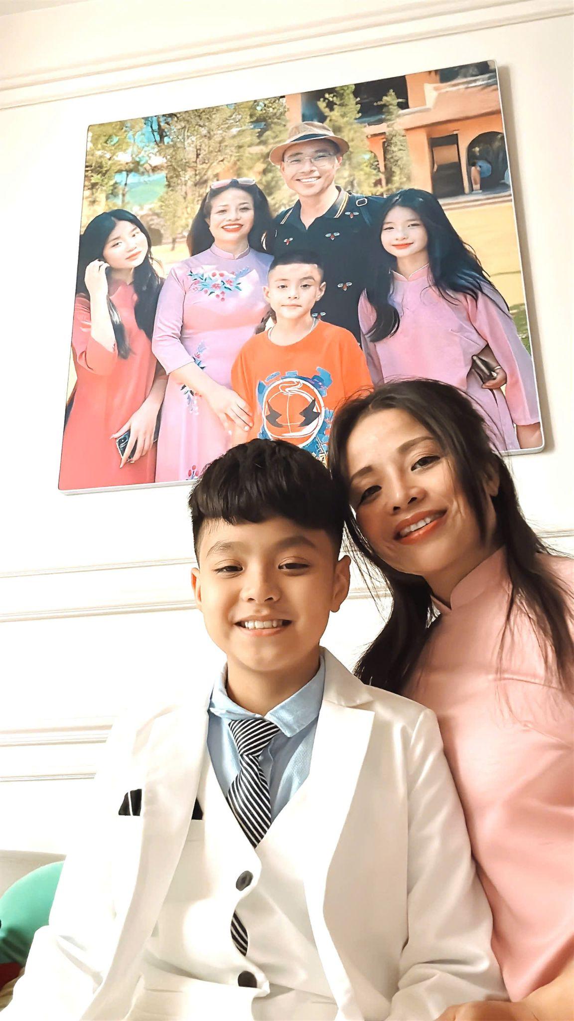 Chị Nữ nhận được nhiều lời động viên, chia sẻ và hơn hết là những lời khen ngợi vì hành trình học cách yêu thương bản thân và con cái để vực dậy từ nơi sâu thẳm nhất trong tâm hồn sau sự ra đi đột ngột của chồng và 2 con gái.