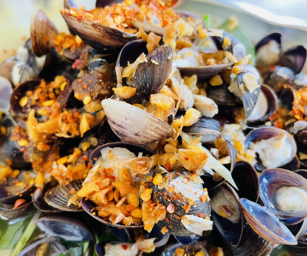 Loài thủy sản nhỏ bé này được ví von là “kho báu ẩm thực” gắn liền với tuổi thơ.