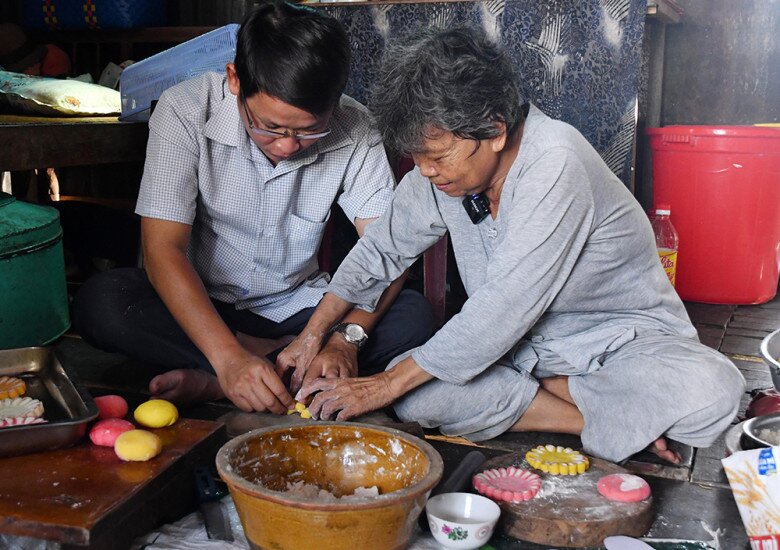 Nếu có dịp đến An Giang, du khách nên thử món bánh truyền thống này vì hương vị mộc mạc, dịu ngọt từ nguyên liệu thiên nhiên sẽ mang đến trải nghiệm ẩm thực thú vị.