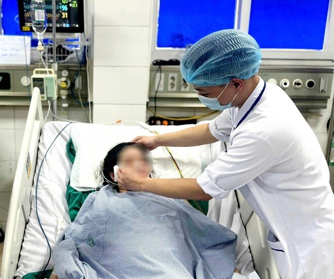 Cuộc chiến với bạo bệnh trong phòng hồi sức tích cực của chị H.
