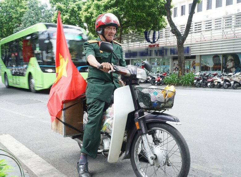 Theo ông Thanh việc di chuyển bằng xe máy không phải để chứng minh mình khỏe, mà là để ngắm nhìn đất nước hòa bình, phát triển.