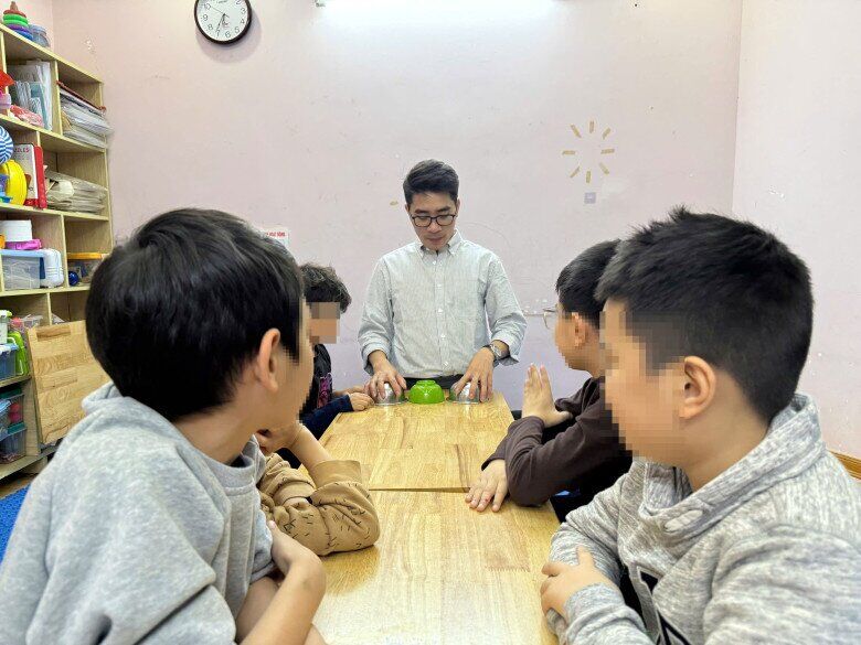 Thạc sĩ Hoàng Quốc Lân cho rằng, khi trẻ có biểu hiện tăng động giảm chú ý cần đi khám, can thiệp ở giai đoạn vàng.