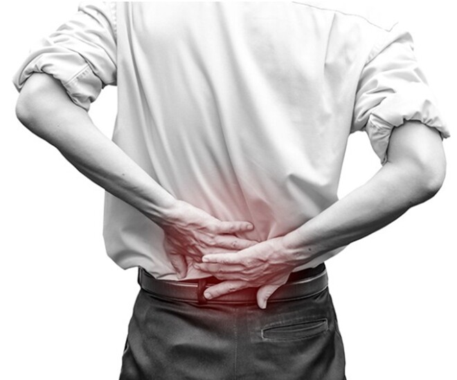Dù biết thận có vấn đề nhưng vẫn thực hiện thói quen xấu khiến nam thanh niên bị suy thận nặng. Ảnh minh họa.