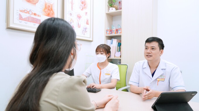 Bác sĩ Ngọc khuyến cáo, những cặp vợ chồng gặp trục trặc trong chuyện chăn gối cần đi khám để tìm nguyên nhân. 
