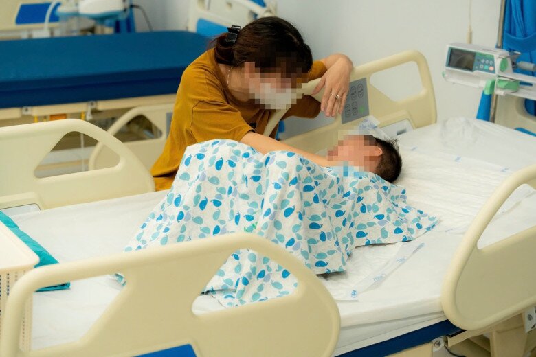 Vụ nam giảng viên gây tai nạn liên hoàn ở Hà Nội: Tình hình sức khỏe hai cháu nhỏ hiện giờ ra sao? - 2
