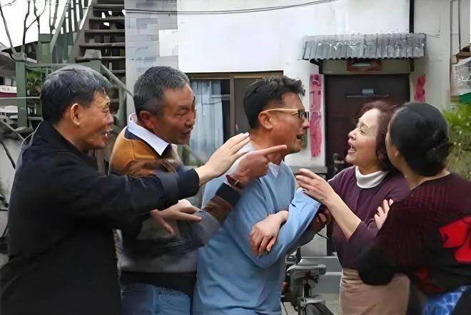 Mấy người con đã tranh cãi nảy lửa sau khi mẹ qua đời. (Ảnh minh họa)
