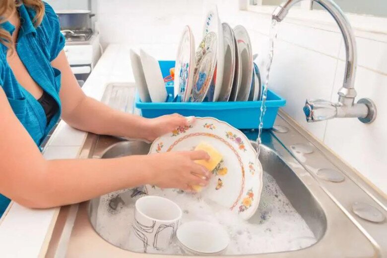 Ăn cơm xong đi rửa bát luôn là sai, nhân viên vệ sinh nhà hàng chỉ ra lý do - 3
