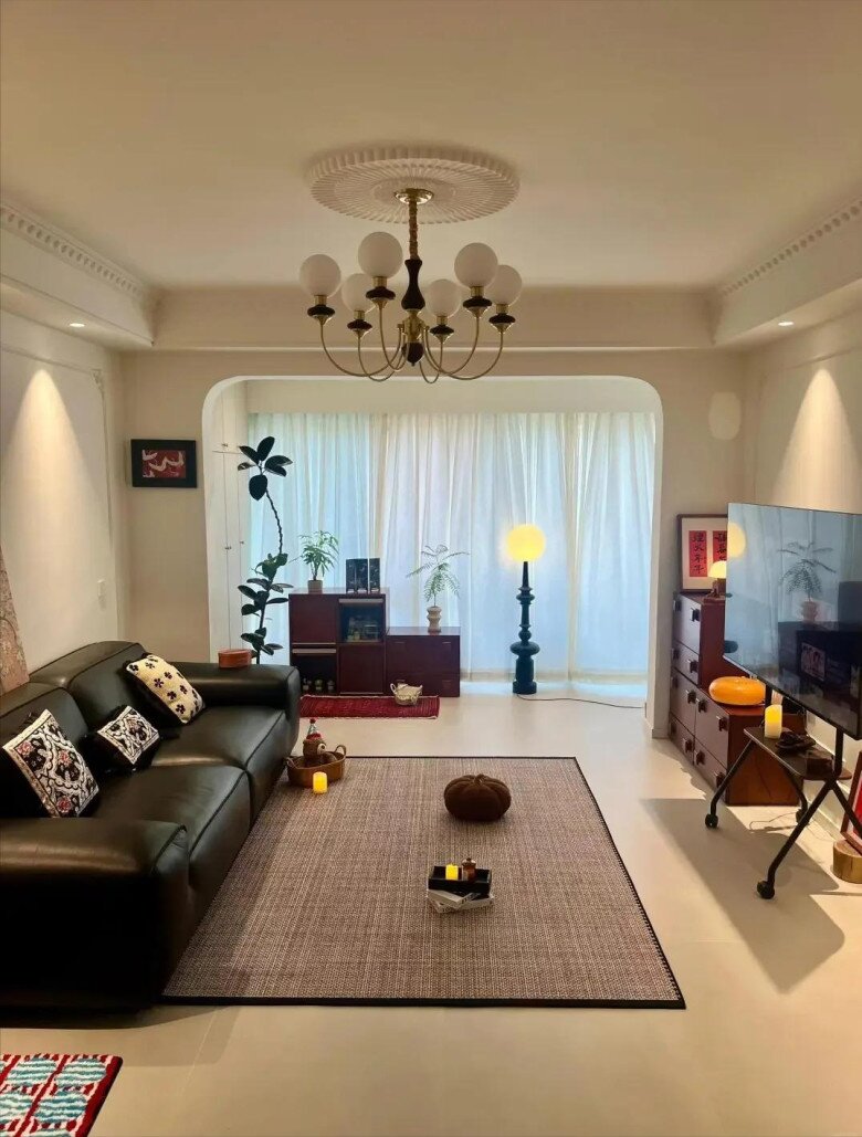 Bàn trà dần “thất sủng” trong nhà ở hiện đại, giải pháp thay thế này vừa khiến nhà rộng hơn vừa nâng tầm thẩm mỹ - 6