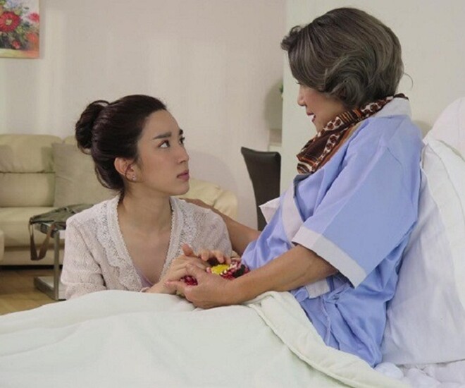 Mẹ tȏi ᵭã chăm bà nội ᵭḗn cuṓi ᵭời. (Ảnh minh họa)