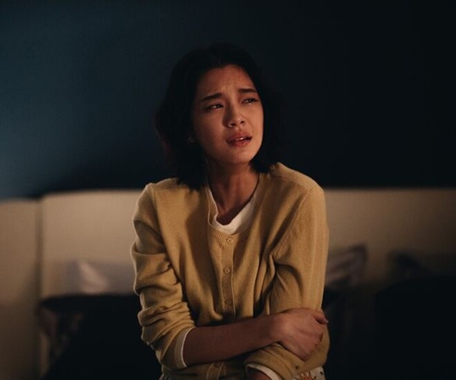 Tôi sững lại mấy giây, rồi nước mắt cứ thế tuôn trào. (Ảnh minh họa)