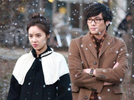 Mỹ nhân biến 9.000 đồng thành 9,5 tỷ sau 1 đêm, ly hôn đại gia ngành thép liền hẹn hò với tình trẻ