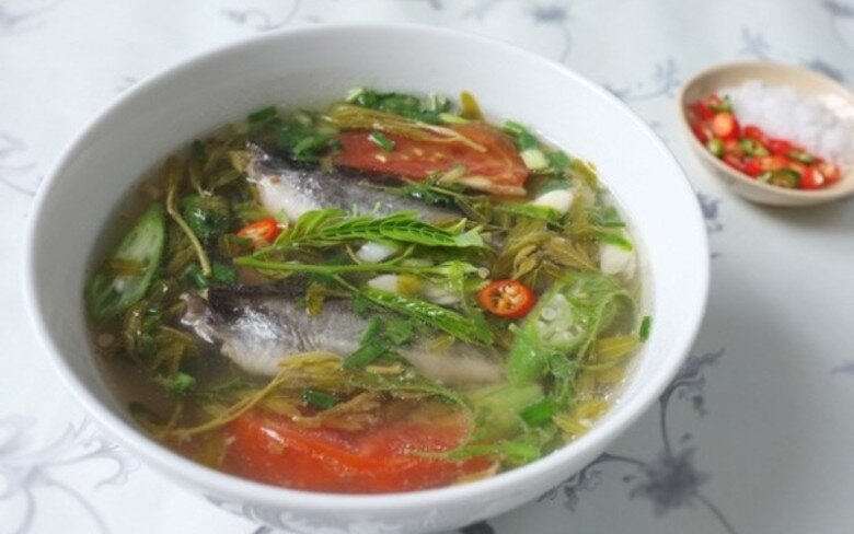 Món canh chua cá úc lá me.