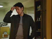 Yêu - Tôi đi công tác nhưng vợ ở nhà lén che camera, tôi âm thầm quay về rồi sửng sốt khi mở cửa ra