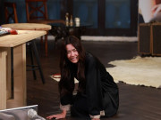 Yêu - Bố trao hết tài sản cho mẹ kế và con riêng của bà, tôi quỳ xuống khóc nghẹn khi đọc di chúc