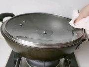 Nhà đẹp - Người thông minh thường úp ngược nắp nồi thế này, 10 nhà thì 9 nhà chưa biết, hiệu quả thật bất ngờ