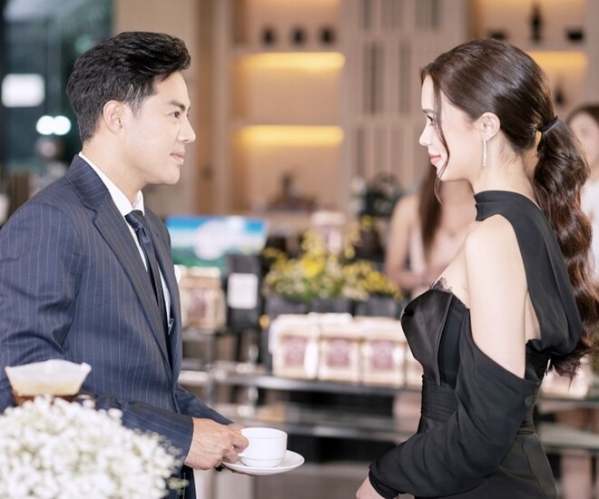 Tôi gặp cô ấy tại một buổi hội thảo ngành. (Ảnh minh họa)