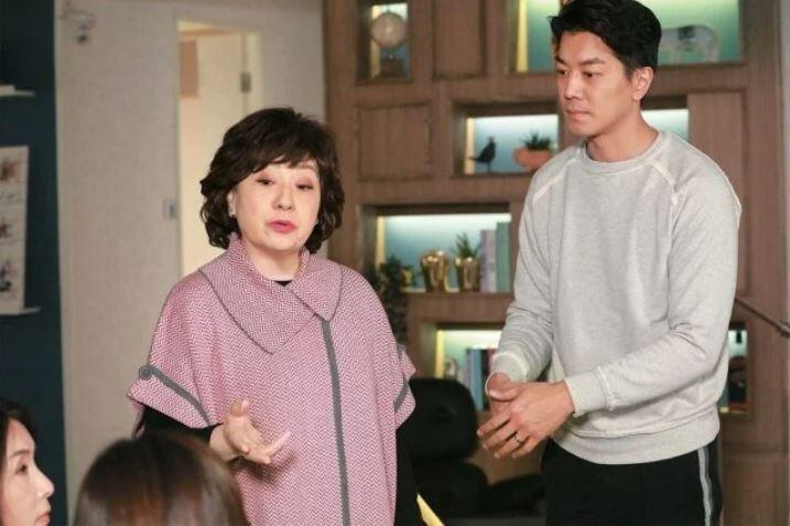 Tôi đã hỏi thẳng con trai xem nó có biết chuyện vợ mua nhà riêng không. (Ảnh minh họa)