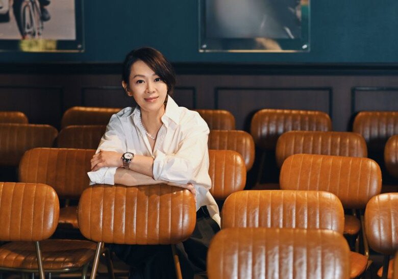 Mỹ nhân có ông nội là đại tướng yêu thầy có vợ, U50 lấy chồng kém 10 tuổi, trước cưới đưa 3 yêu cầu “vô lý” - 5