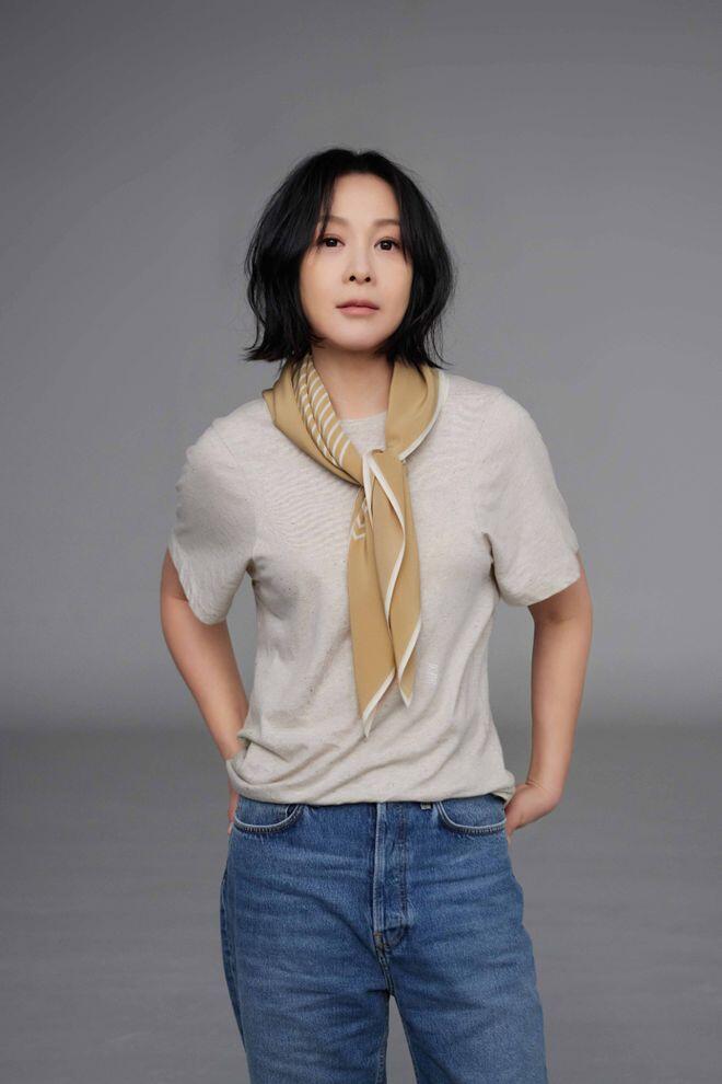 Mỹ nhân có ông nội là đại tướng yêu thầy có vợ, U50 lấy chồng kém 10 tuổi, trước cưới đưa 3 yêu cầu “vô lý” - 2