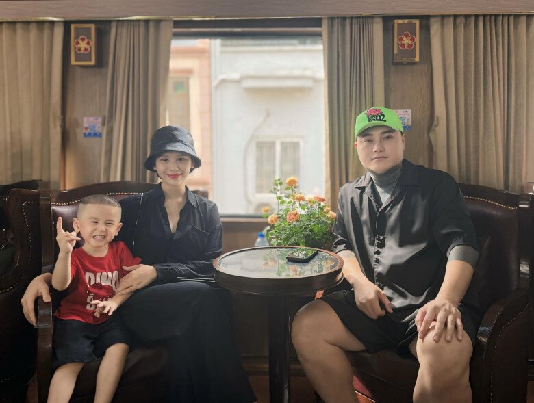 Nam ca sĩ “vợ tuyệt vời nhất” khẳng định: amp;#34;4 năm trôi qua, chưa khi nào tôi coi cô ấy là vợamp;#34; - 4
