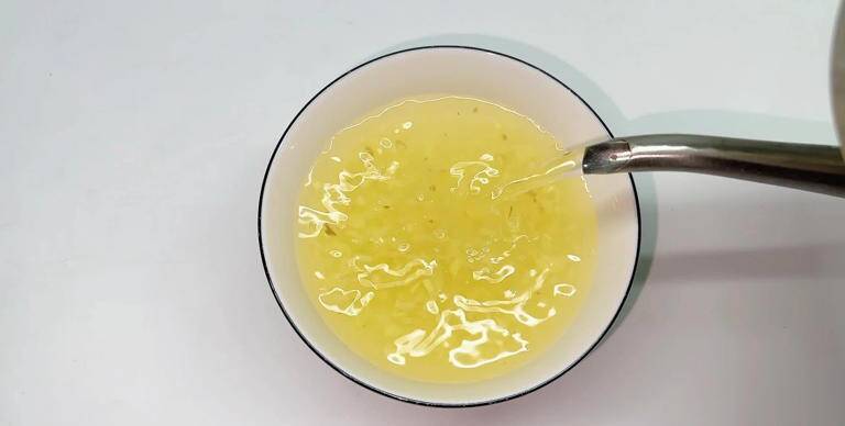 Ngâm gừng trong giấm trắng sẽ giải quyết được nhiều rắc rối trong nhà, vừa tiết kiệm vừa thiết thực - 2